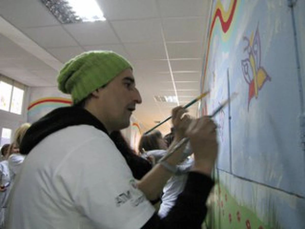 Od dziś oddział dziecięcy szpitala ortopedycznego imienia Radlińskiego w Łodzi jest odnowiony i kolorowy. Było to możliwe dzięki ogólnopolskiej akcji "Dziecięcy świat w kolorach". Akcja szlachetna, ale niestety nie zasłoni fasady nieporadności państwa w finansowaniu szpitali.