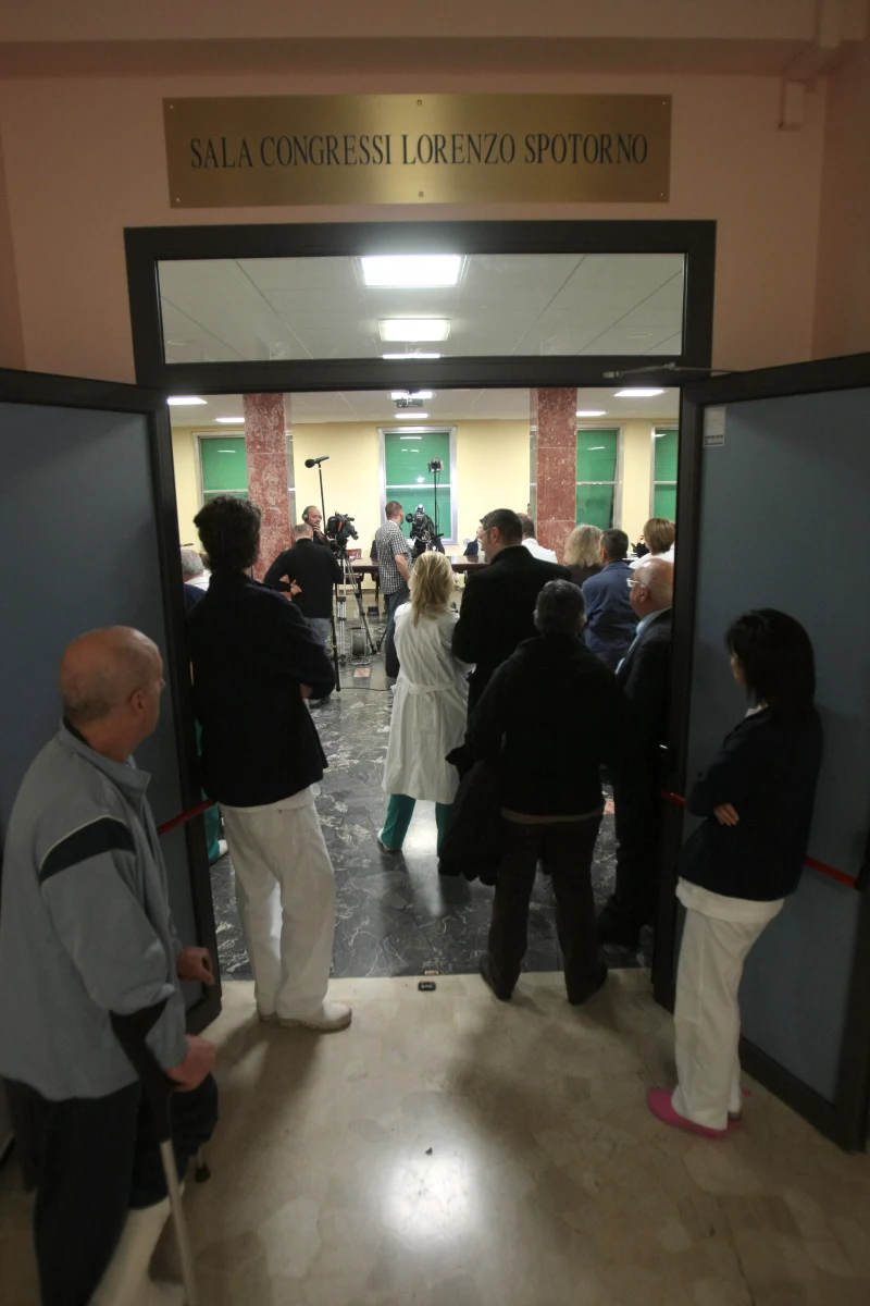 Robert Kubica pozostanie na oddziale intensywnej terapii jeszcze przez dwa dni. W tym czasie przejdzie niezbędne badania, aby uniknąć kolejnej zmiany oddziału przed ostatnią operacją - poinformowano w biuletynie medycznym, wydanym w szpitalu w Pietra Ligure. Stan polskiego kierowcy lekarze określili jako dobry.