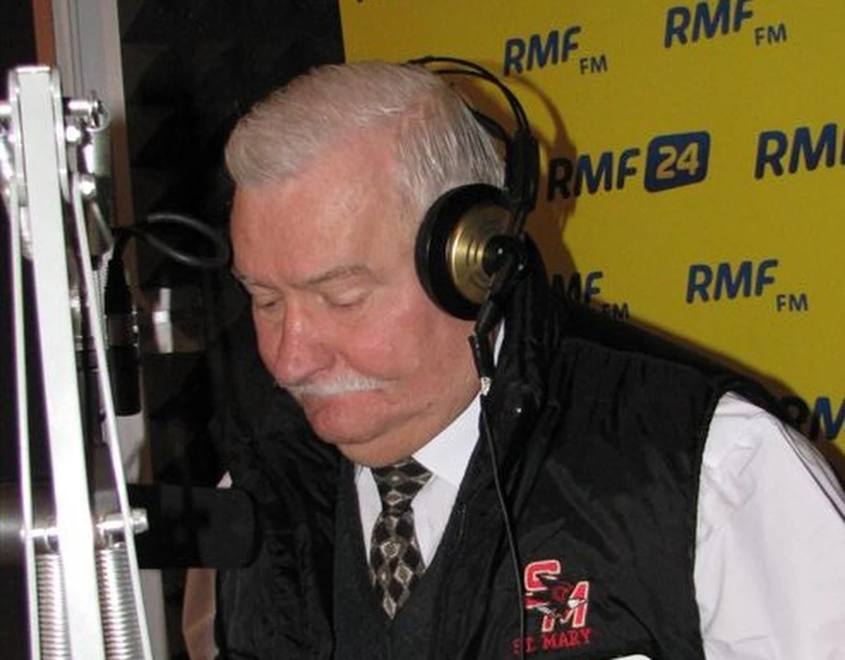 "Gdyby to wpłynęło na nawrócenie generała, to byłoby wskazane" - powiedział gość Kontrwywiadu RMF FM Lech Wałęsa o zaproszeniu Jaruzelskiego do prezydenckiej delegacji na uroczystości beatyfikacji Jana Pawła II. "Jan Paweł II zawsze pytał mnie o generała Jaruzelskiego. Coś musiało być, że pytał" - dodał broniąc generała. "I święty Piotr nie byłby św. Piotrem, gdyby mu wyciągnięto różne rzeczy" - podkreślił.