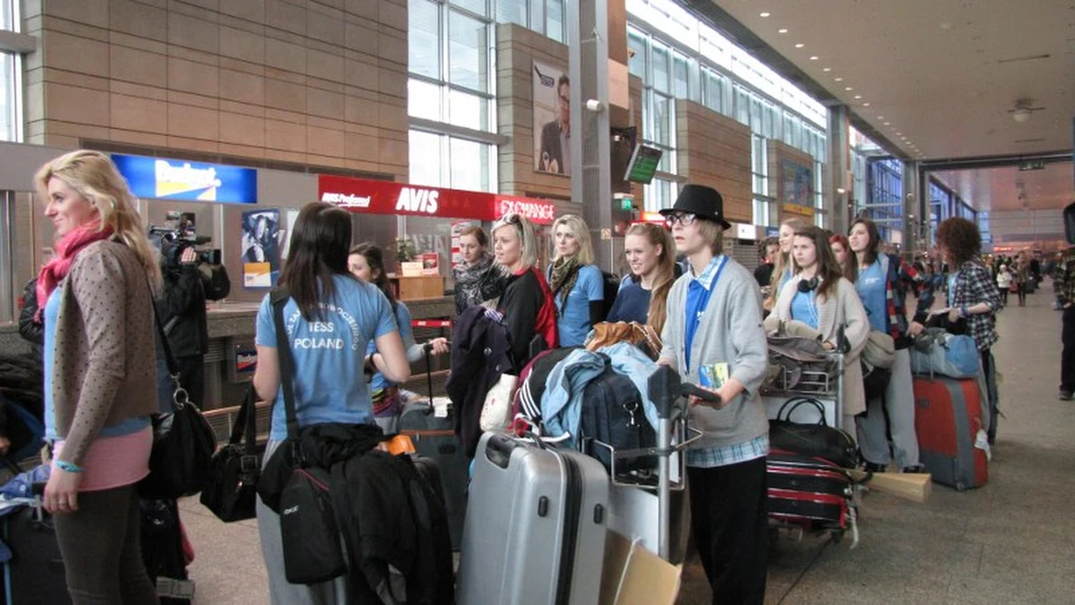 "Byliśmy przerażeni, przeżyliśmy tam chwile grozy" - tak o swoim pobycie w Japonii podczas trzęsienia ziemi opowiada młodzież ze Śląska. Dwudziestoosobowy taneczny zespół z Tarnowskich Gór dziś wylądował na lotnisku w Balicach.