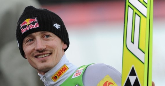 Polacy zajmują czwarte miejsce po pierwszej serii konkursu drużynowego Pucharu Świata w skokach narciarskich w słoweńskiej Planicy. Z dużą przewagą prowadzą Austriacy przed Norwegami i Słoweńcami.