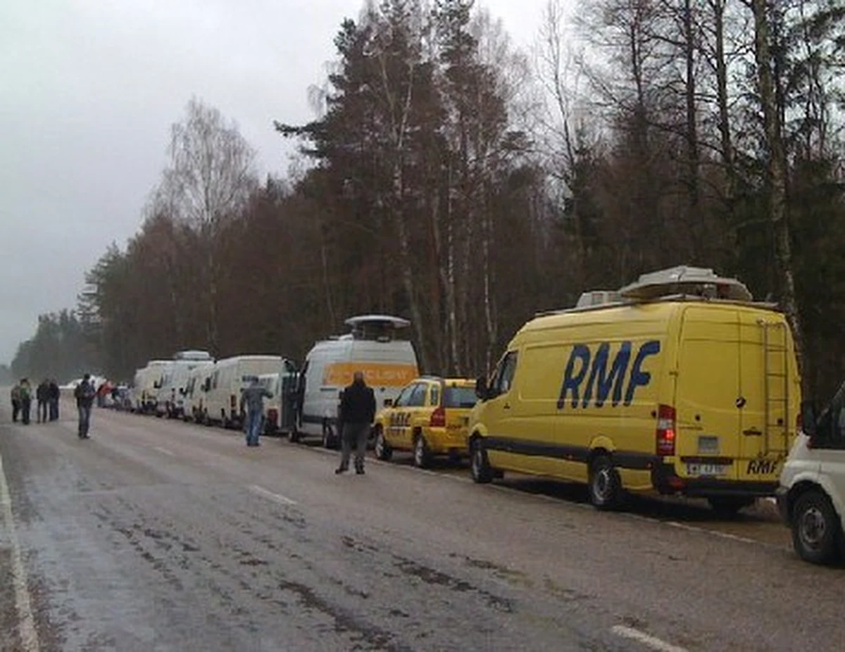 Dziennikarze RMF FM dotarli do Smoleńska, skąd będą relacjonować obchody pierwszej rocznicy katastrofy. Do miasta dojechał "międzymedialny" konwój, w którym jechali przedstawiciele różnych polskich mediów. 9, 10 i 11 kwietnia nasi dziennikarze, Małgorzata Steckiewicz, Tomasz Staniszewski, Przemysław Marzec i Paweł Świąder będą relacjonować wydarzenia związane z rocznicą katastrofy. Na www.rmf24.pl publikujemy specjalny raport poświęcony tragedii.
