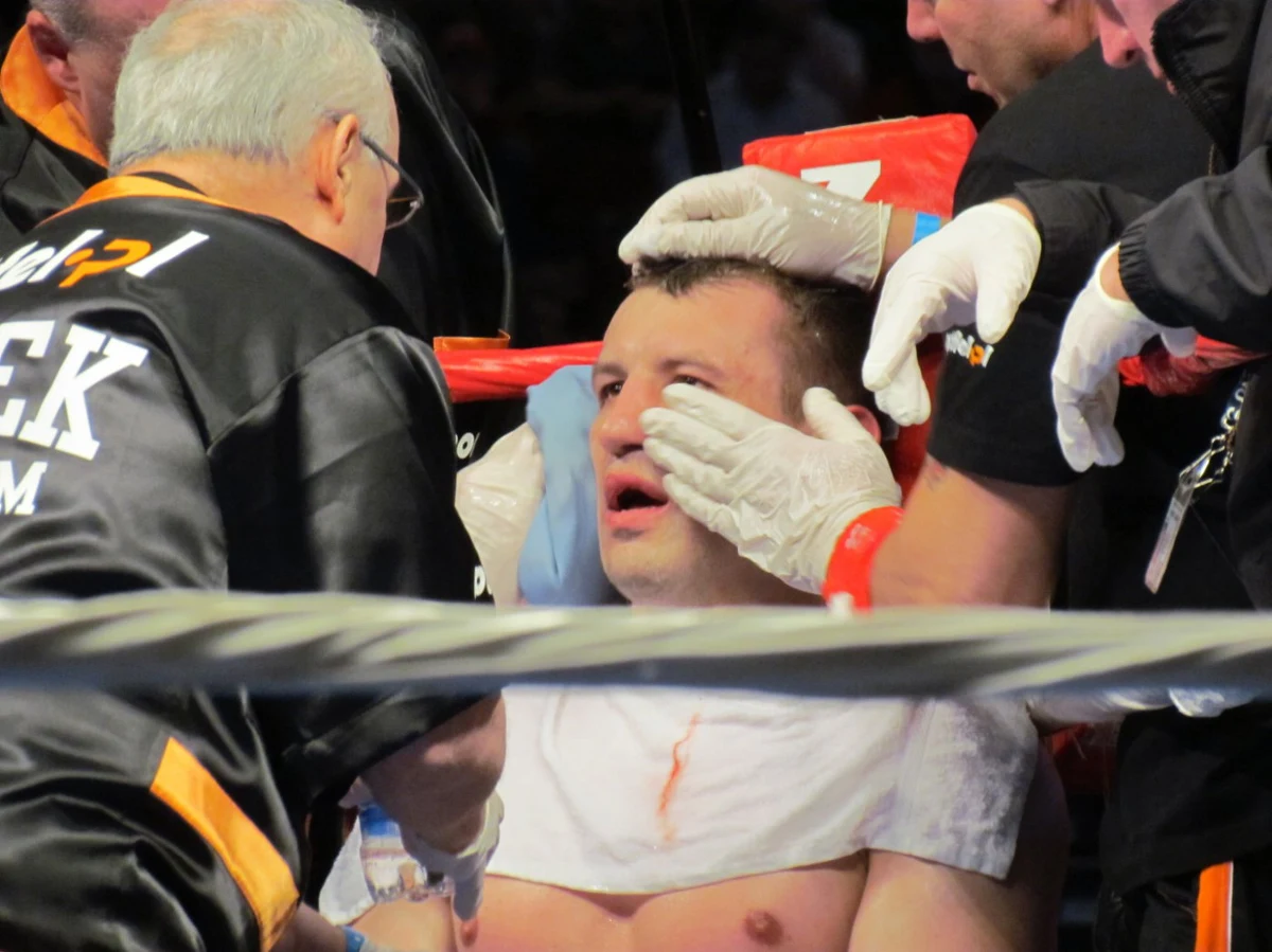 Tomasz Adamek odniósł kolejne zwycięstwo w wadze ciężkiej. "Góral" pokonał Kevina McBride'a. Walka odbyła się w Prudential Center w Newark koło Nowego Jorku. Dla polskiego pięściarza była to próba generalna przed walką z Ukraińcem Witalijem Kliczką o mistrzostwo świata federacji WBC, która odbędzie się 10 września.