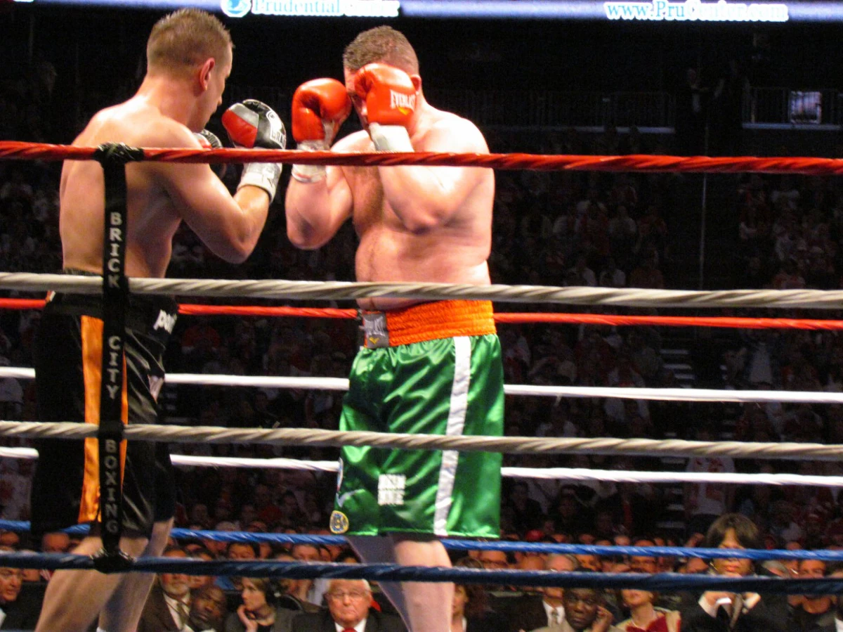 "Ja tak naprawdę nie jestem bardzo zmęczony, żeby mówić, że była to ciężka walka. To był dobry sparing" - powiedział zaraz po walce Tomasz Adamek, z którym rozmawiał korespondent RMF FM Paweł Żuchowski. "Góral" pokonał na punkty Kevina McBride'a. Dla polskiego pięściarza była to próba generalna przed walką z Ukraińcem Witalijem Kliczką o mistrzostwo świata federacji WBC, która odbędzie się 10 września.