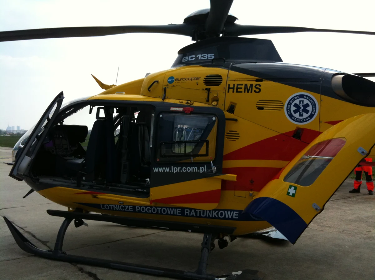 Lotnicze Pogotowie Ratunkowe wymieniło flotę śmigłowców. Ratownicy dysponują od dziś 23 niemieckimi maszynami, które mogą latać nocą. Wciąż jednak przy szpitalach brakuje lądowisk. Minister zdrowia Ewa Kopacz zapewnia, że chce, by wszystkie powstały do 2015 roku.