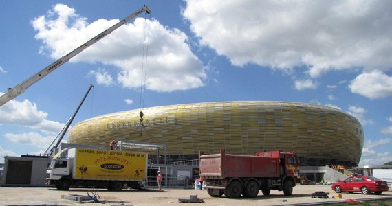 Stadion PGE Arena będzie gotowy na 2 czerwca - twierdzą władze Gdańska. 9 czerwca ma się tam odbyć mecz towarzyski Polska-Francja. Opinia policji na temat organizacji meczu na gdańskim obiekcie jest negatywna. Po południu stanowisko ma zająć PZPN, który może przenieść spotkanie do Warszawy.