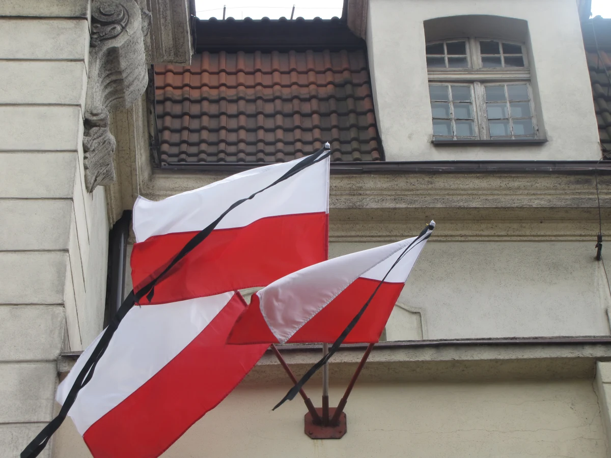 Od poniedziałku mają być gotowe mieszkania zastępcze dla ofiar pożaru w Świętochłowicach na Śląsku. Poszkodowane rodziny mają też dostać po 5 tys. złotych zasiłku. W pożarze zginęło pięć osób, siedem leży w szpitalach.