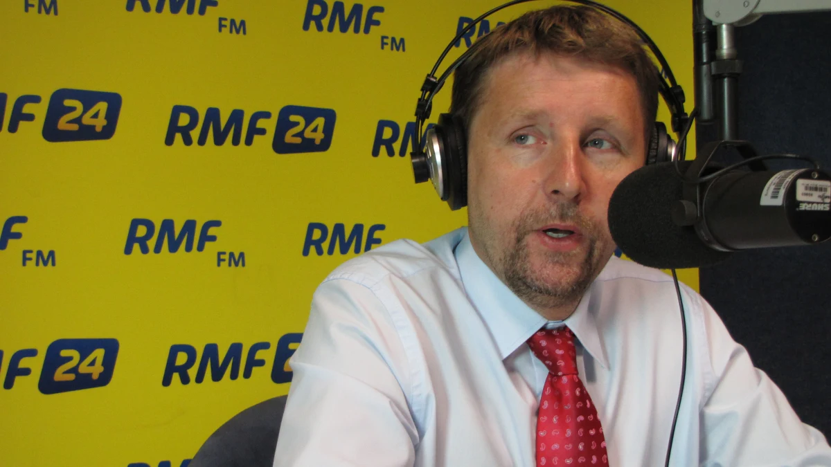 Jeżeli Michał Kamiński mówi, że w PJN walczą o to, kto zostanie kapitanem kajaka, to odpowiadam mu, że to imponujący kajak, bo na 2000 osób - mówi w Przesłuchaniu w RMF FM Marek Migalski, wiceprezes PJN. Kamiński dumnie nas reprezentuje, chociaż jest tylko szeregowym członkiem - podkreśla. Możemy obiecać Michałowi krew, pot i łzy - dodaje.