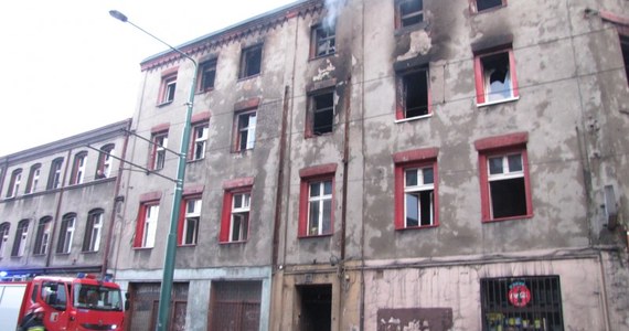 Kamienica w Świętochłowicach, w której w piątek wybuchł pożar, prawdopodobnie zostanie wyburzona. Zniszczenia są tak duże, że remont byłby nie opłacalny. W pożarze zginęło 5 osób, a 7 nadal przebywa w szpitalu.