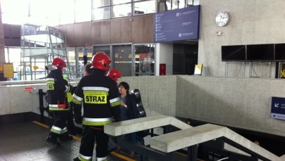 Warszawski Dworzec Centralny bez prądu, strażacy ewakuują pasażerów