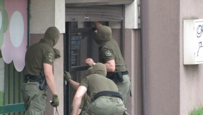 Policja weszła do garażu bombiarza z Krakowa