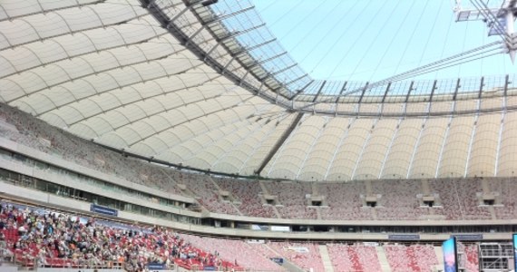 Dzień Otwarty na Stadionie Narodowym w Warszawie wzbudził ogromne zainteresowanie. Z pierwszej okazji zwiedzenia nowoczesnej areny skorzystało 75 tysięcy osób, z których spora część przyjechała specjalnie w tym celu spoza stolicy.