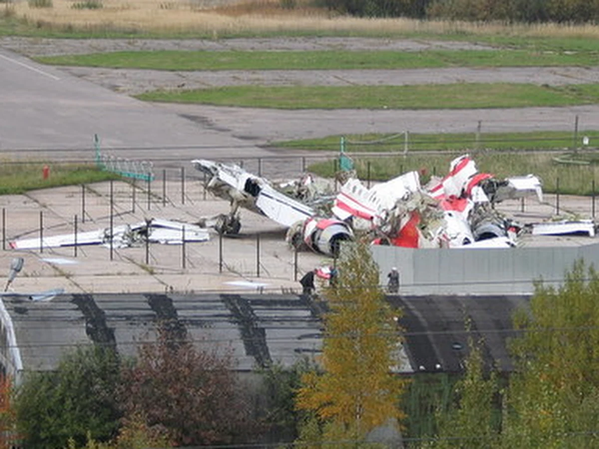 Ze względu na bezprecedensowy charakter katastrofy smoleńskiej, powołane zostały komisje, które miały za zadanie rzetelną analizę okoliczności tego tragicznego wydarzenia. W toku odrębnych postępowań ujawnione zostały dokumenty będące podstawą do badań. Rezultaty swojej pracy komisje obszernie opisały w raportach końcowych.