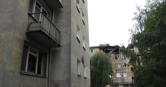 Strażacy znaleźli zwłoki drugiej ofiary wybuchu gazu w bloku w Pruszkowie - informuje reporterka RMF FM Agnieszka Witkowicz. Do eksplozji doszło wczoraj wieczorem. Wybuch mógł być wynikiem rozszczelnienia rur. Doszczętnie zniszczonych jest osiem mieszkań na trzecim i czwartym piętrze. Ewakuowano ponad 200 lokatorów.