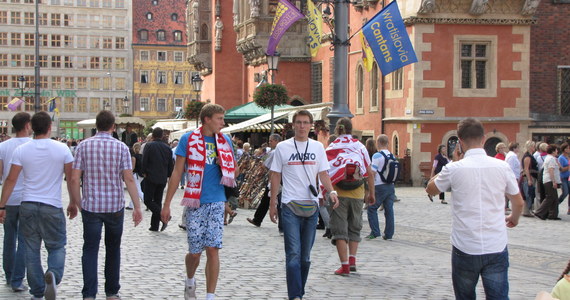 polscy kibice wierzą w zwycięstwo Tomasz Adamka w walce z Witalijem Kliczko o tytuł mistrza świata wagi ciężkiej organizacji WBC. Większość fanów sądzi, że walka potrwa 6-7 rund i szybki Adamek pośle Ukraińca na deski.