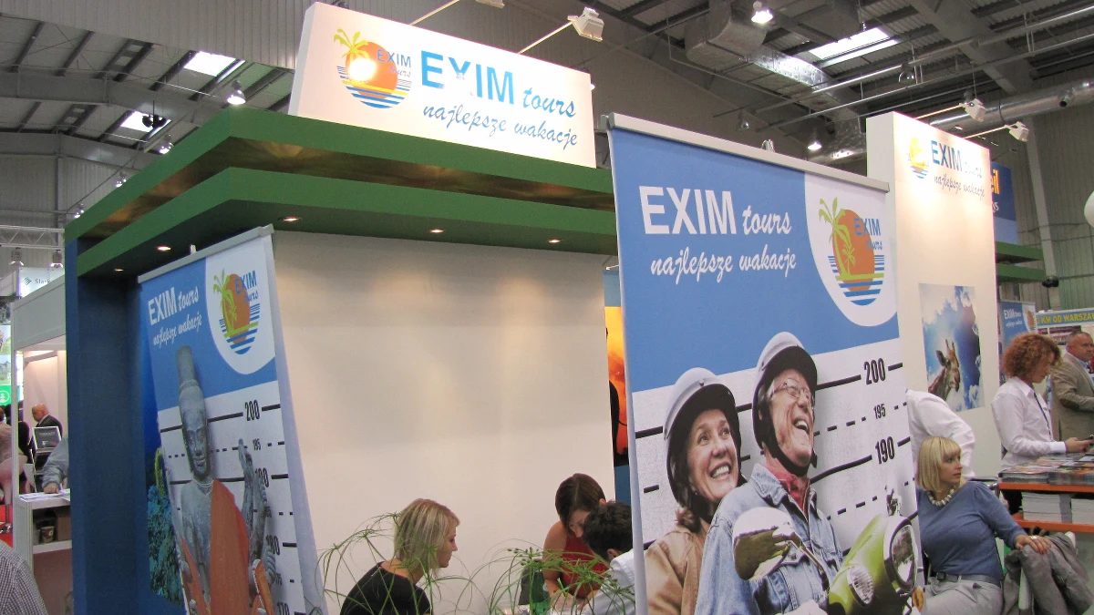 Biuro Triada rezygnuje z organizowania wycieczek, ale nadal będzie je sprzedawać. Exim Tours - wycieczek nie sprzedaje już jako spółka z ograniczoną odpowiedzialnością tylko spółka akcyjna. Powodem jest chęć uniknięcia wysokiego ubezpieczenia turystycznego.