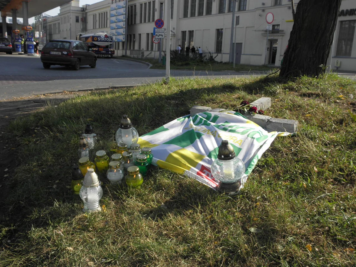 Po nocnych zamieszkach prezydent Zielonej Góry powołał sztab kryzysowy do monitorowania sytuacji w mieście. Do rozruchów doszło, gdy nieoznakowany policyjny samochód śmiertelnie potrącił kibica żużla, który świętował zdobycie miejscowy Falubaz mistrzostwa Polski.