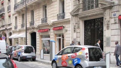 Paryskie VIP-y testują samoobsługowe wypożyczalnie aut