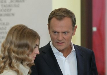 Premier Tusk z rodziną u urny