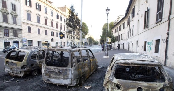 W całych Włoszech - od Turynu i Mediolanu po Palermo - przeprowadzono operację wymierzoną w środowiska anarchistów i ekstremistów. Rewizje i aresztowania to rezultat gwałtownych sobotnich starć w Rzymie podczas manifestacji tak zwanych oburzonych.