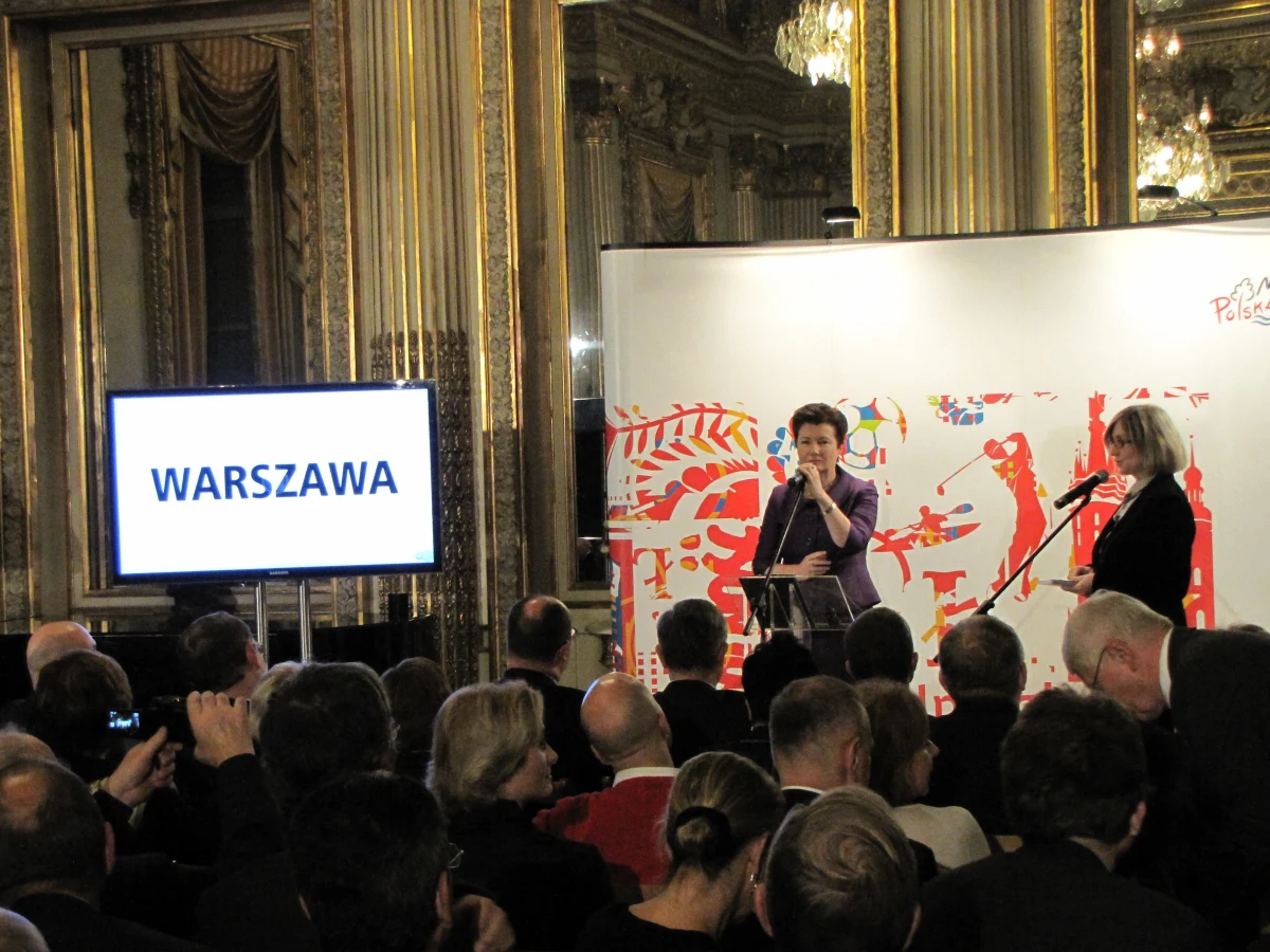 Ruszyła pełną parą akcja promocyjna Euro 2012 we Francji. Do Paryża przyjechał specjalnie Lech Wałęsa i prezydenci czterech polskich miast, w których odbędą się rozgrywki. Przekonywali Francuzów, że wszystko jest - albo już wkrótce będzie - zapięte na ostatni guzik.