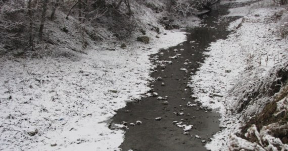 Armatki mogą nie mieć czym strzelać w tym sezonie. Na Podhalu panuje susza. W rzekach, z którym zaopatrywane są armatki śnieżne, brakuje wody.
