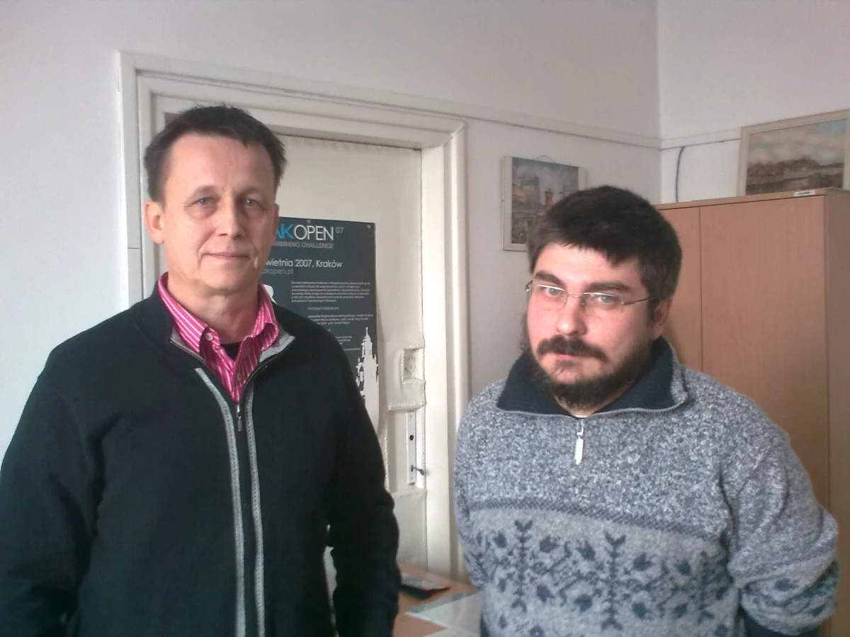 Informatycy z Akademii Górniczo-Hutniczej w Krakowie stworzyli program, który może pomóc onkologom w monitorowaniu przebiegu choroby nowotworowej i planowaniu możliwych wariantów terapii. Zespół pod kierunkiem profesora Witolda Dzwinela, wraz z naukowcami Uniwersytetu Minnesoty stara się o grant Narodowych Instytutów Zdrowia w USA, który umożliwiłby kontynuowanie badań.