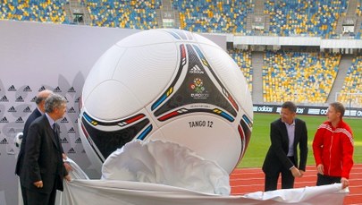 Zobacz Tango 12, nową piłkę Euro 2012
