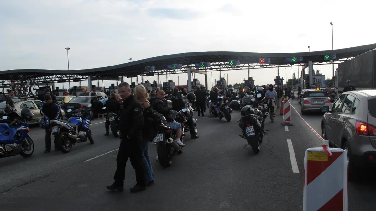 Motocykliści interweniują w Ministerstwie Transportu w sprawie obiecanej obniżki opłat za przejazd płatnym odcinkiem autostrady A4 Kraków-Katowice. Taka obietnica padła, ale w międzyczasie opłaty na A4 rosną - od marca o złotówkę na bramce. Motocykliści nie wykluczają, że na wiosnę znowu zablokują bramki na A4.
