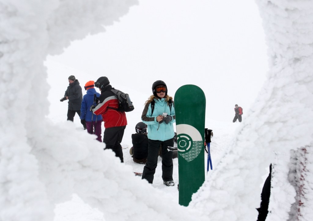 Miłośnicy nart i snowboardu wreszcie mogą szusować po zakopiańskich stokach. / fot. Grzegorz Momot / PAP Grzegorz Momot