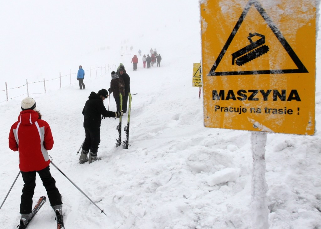 Miłośnicy nart i snowboardu wreszcie mogą szusować po zakopiańskich stokach. / PAP