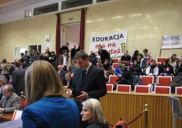 Batalia o warszawskie szkoły na sesji rady miasta