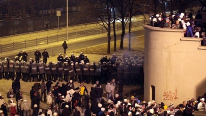 Kibice Legii protestowali w Warszawie przeciwko odowłaniu meczu o Superpuchar