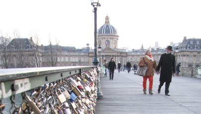Walentynki na Moście Zakochanych w Paryżu. Czy może być romantyczniej?