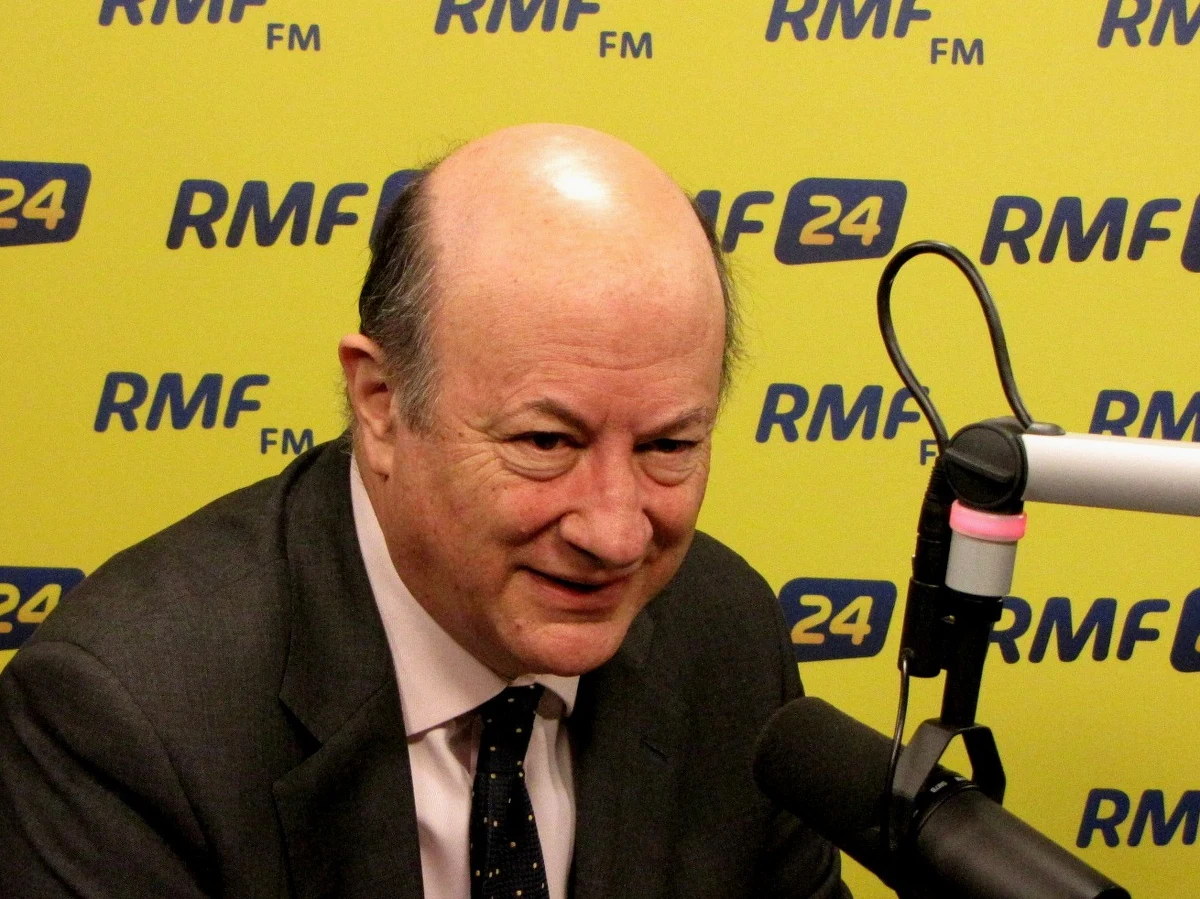 Spotkania z kobietami uświadomiły mi, że same kobiety uważają, że emerytalna ulga na dzieci, o której mówi PSL to ruch antykobiecy, bo kobieta która ma więcej dzieci, miałaby niższą  emeryturę - mówi gość Kontrwywiadu RMF FM Jacek Rostowski. "Podobnie pomysł PSL, by reformę emerytalną przeprowadzać na raty. To pomysł zupełnie niezrozumiały" - uważa. "Absolutnie nie wyobrażam sobie, jak po czymś takim spojrzelibyśmy wyborcom w oczy" - dodaje.