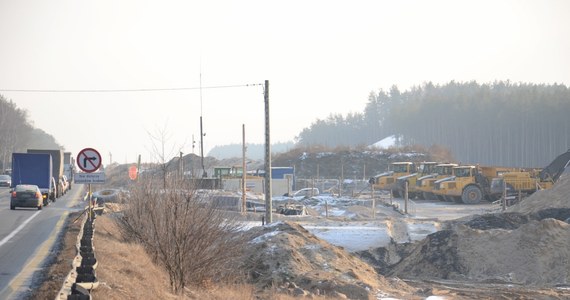 Spółka Hydrobudowa, która buduje za Toruniem autostradę A1, ma się wytłumaczyć Generalnej Dyrekcji Dróg Krajowych i Autostrad z kilkunastu milionów złotych długów wobec swoich podwykonawców. Reporter RMF FM Tomasz Fenske dowiedział się, że spotkanie w tej sprawie planowane jest na wtorek w Bydgoszczy.