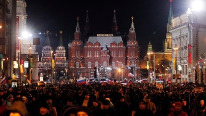 Tysiące Rosjan świętowało zwycięstwo Putina  