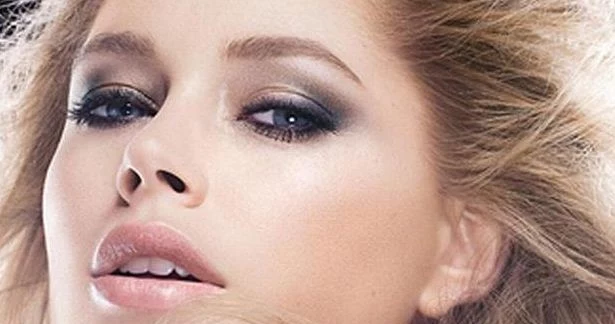 Doutzen Kroes w reklamie podkładu firmy L'Oreal