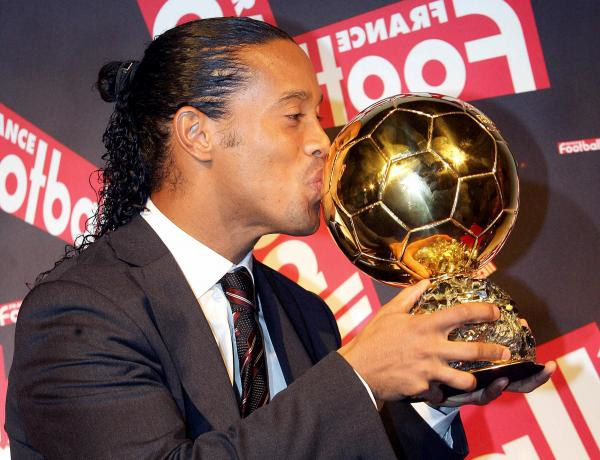 Ronaldinho Zdobyl Zlota Pilke Sport W Interia Pl