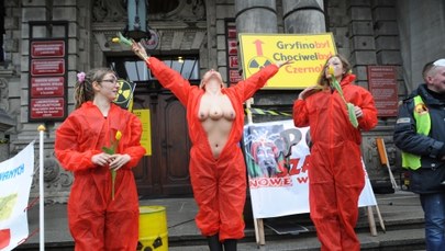 Trzema piersiami w atom - protest w Szczecinie
