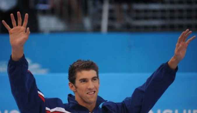 Phelps chodzi w ortopedycznym bucie