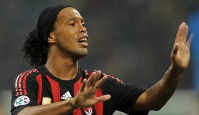 Rozczarowani kibice Botafogo. Ronaldinho zostaje w Milanie
