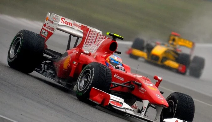 Ferrari chce trzech bolidów w 2011 roku