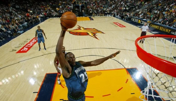 Al Jefferson przeszedł z Timberwolves do Jazz