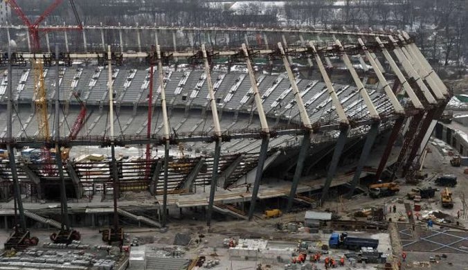 Euro 2012: W Kijowie ostatnie przygotowania do podniesienia dachu