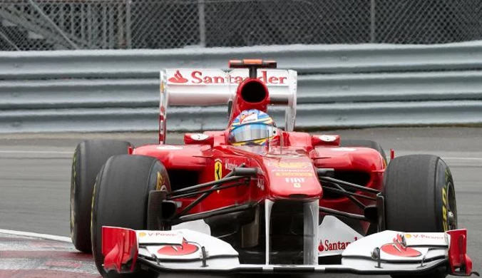 Alonso: Presja na Vettela od samego początku