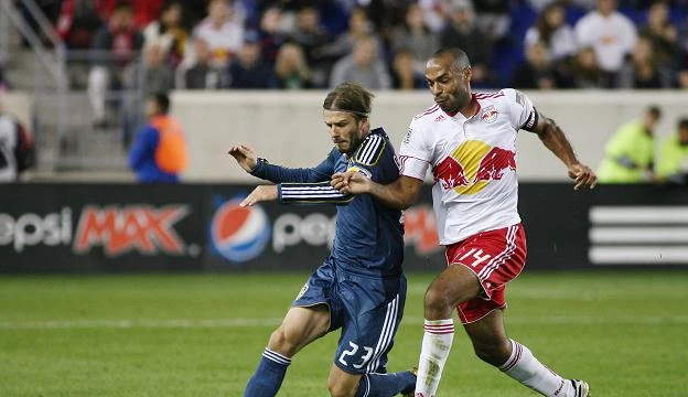 Beckham kontra Henry. Anglik ma powody do radości