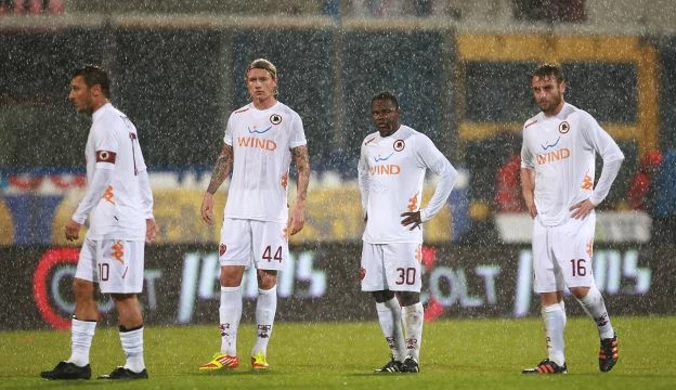 Mecz Catania - Roma przerwany z powodu deszczu
