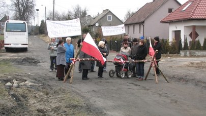 Szlaban na "osieroconej" drodze w Zachodniopomorskiem