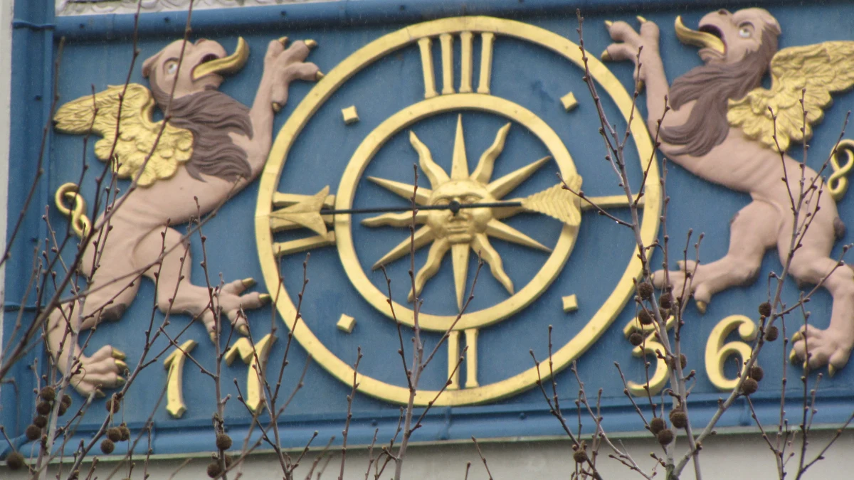 Autor XVII-wiecznego zegara widniejącego na ścianie Zamku Książąt Pomorskich w Szczecinie nosi inne nazwisko, niż do tej pory sądzili historycy. Według szczecińskiego publicysty Ryszarda Kotli, jego twórca - zegarmistrz z Drawska Pomorskiego nazywał się Kaspar Nitardy, a nie Ritardy, jak podawały dotychczasowe opracowania historyczne.